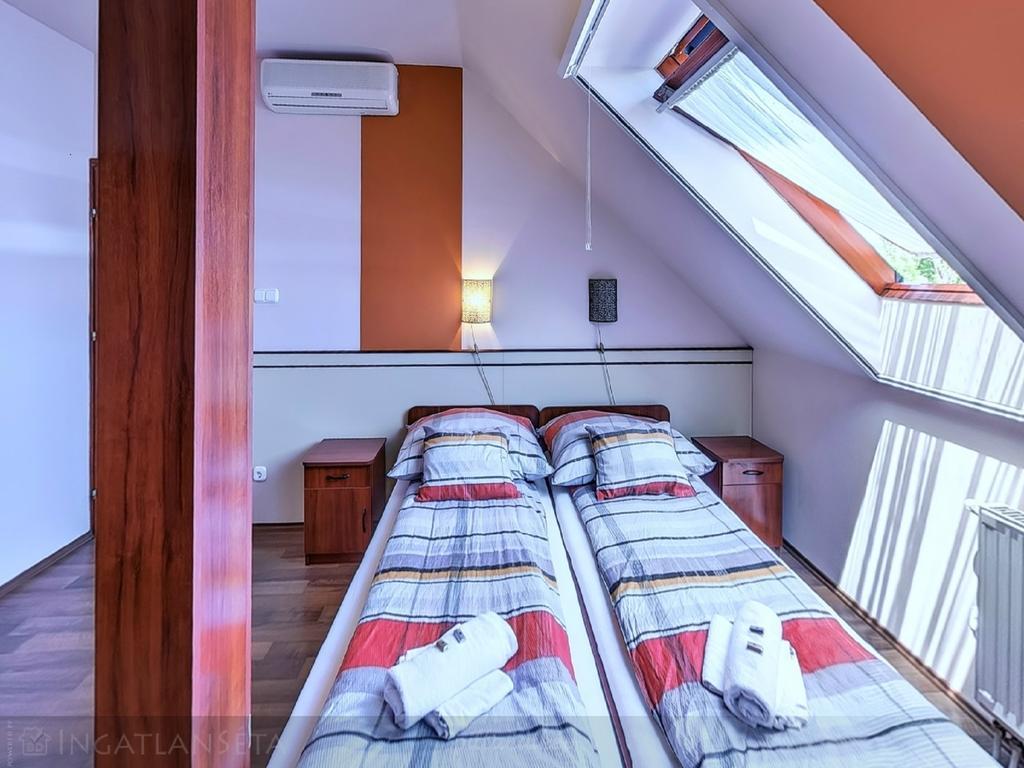 Zweibettzimmer mit eigenem Bad